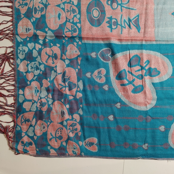 Unique 70" large scarf with tassles - Picture 2 of 8